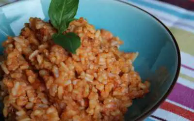 Rizotto de famille à la tomate et aux lardons