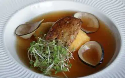 Foie gras poêlé en bouillon de crevettes grises