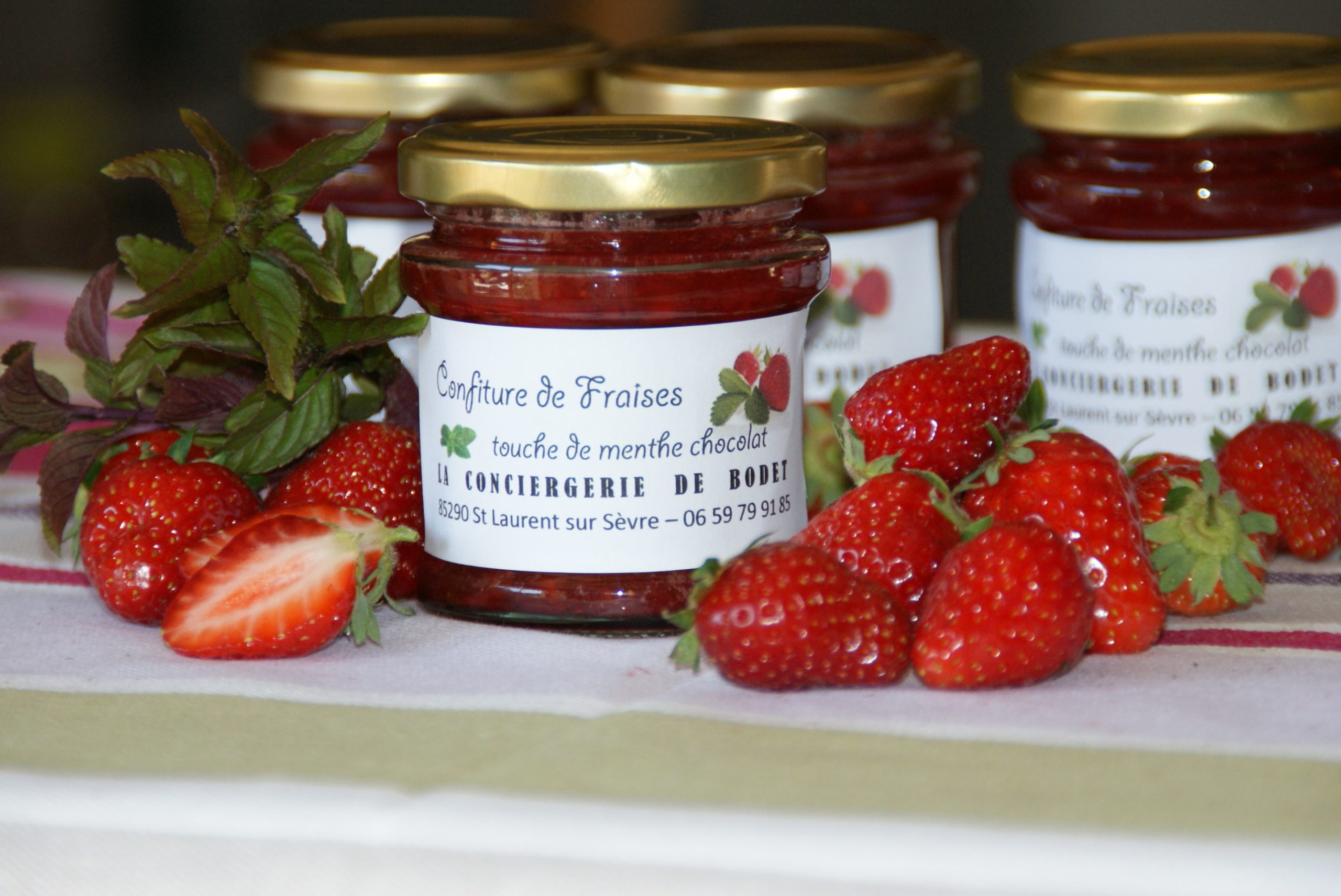 Confiture de FRAISES, touche de MENTHE chocolat | L'atelier au bord de