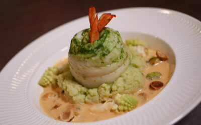 Ballotins de poisson à l’huile verte, Purée de Romanesco, Émulsion crevette et noisettes torréfiées